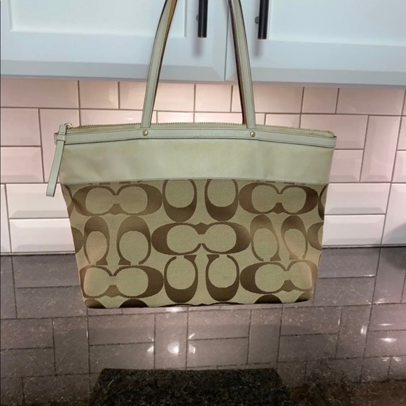 Coach shoulder purse - Picture 5 of 6